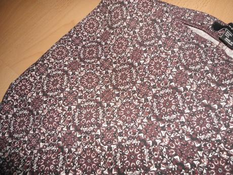 Bordove kvetove elasticke nohavice, atmosphere,s