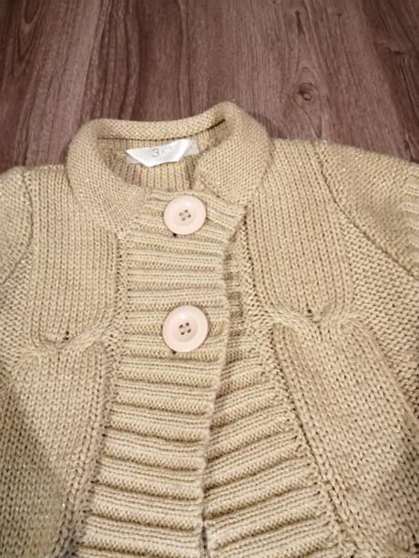 Trblietavá pelerinka, 104