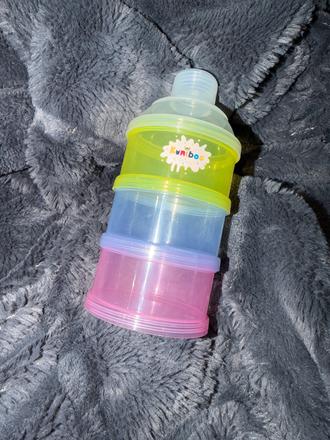 Praktické dózy na dávkovanie umelého mlieka, 