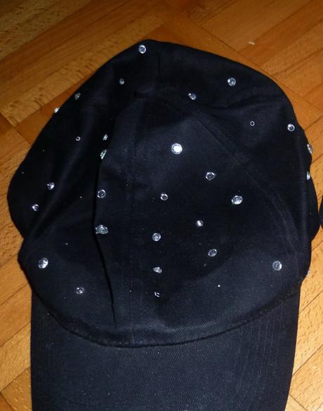 Šiltovka s kamienkami-uni velkosť, m