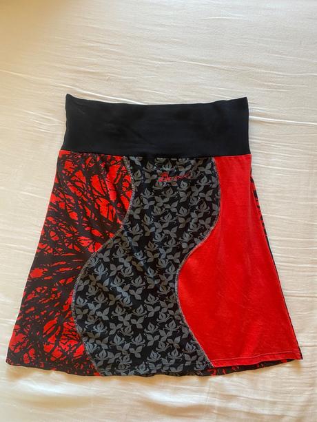 Sukna desigual, desigual,l