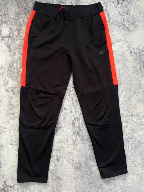 Športové nohavice, 158