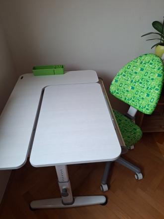 Písací stôl + stolička,