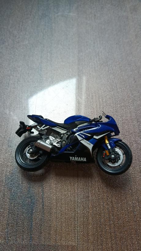 Autíčka a motorka,