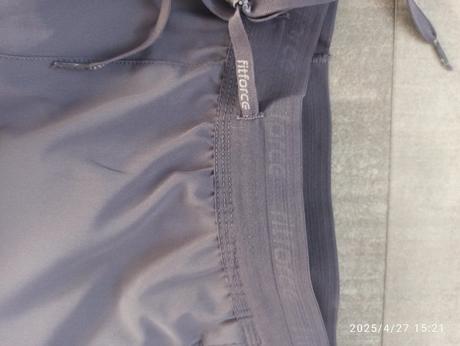 Krásne, ľahučké letné nohavice, zn. fitforce, s