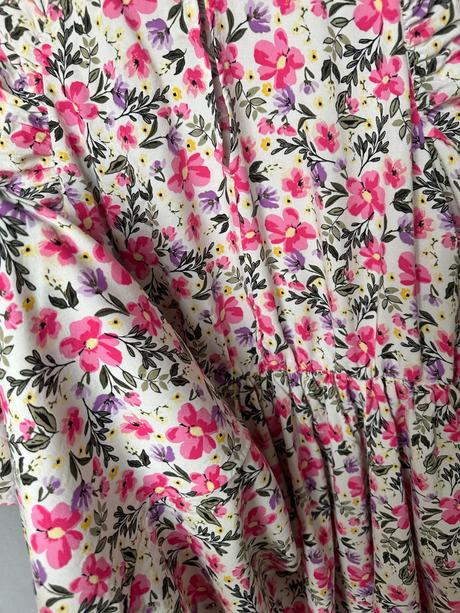 Kvetinkové šaty, 36