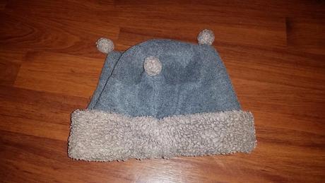 Hrubý kabát, čiapka, šál, 98