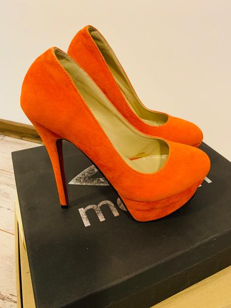 Oranzove lodicky mei, 39