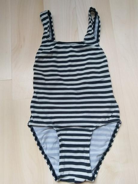 Čierno-biele plavky, 104