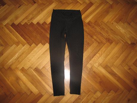 Vrúbkované legíny, m