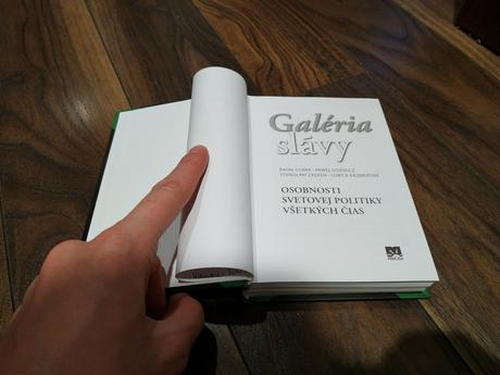 Kniha galeria slavy,