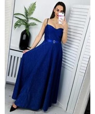 Dlhé spoločenské šaty, 42