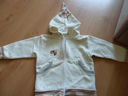 Mikinka s lienkami, 86