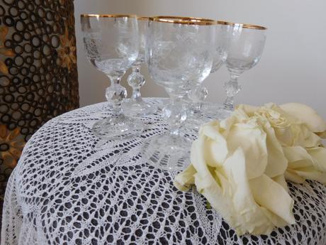 Poháriky likérové na nožičke 6 kusov top top stav., 