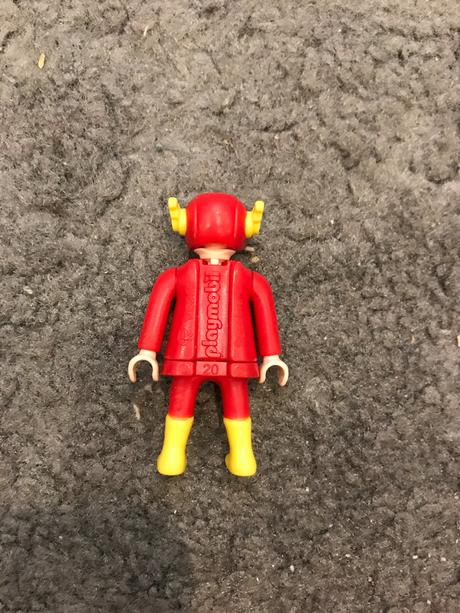 Mix autíčok a figúrky playmobil flash,