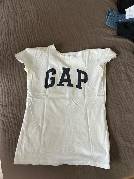 Dámske oblečenie, s