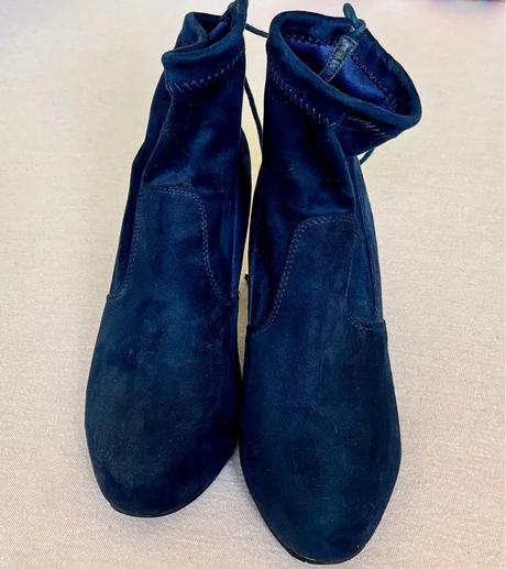 Čižmy na opätku, 36