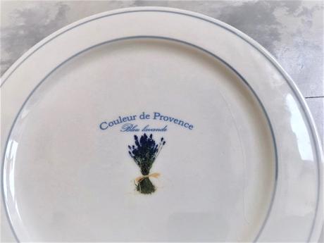 Porcelánový tanier, 