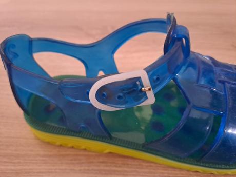 Topánočky do vody, 28