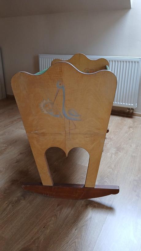 Drevena koliska rucna praca, šírka (cm): 55,dĺžka (cm): 90