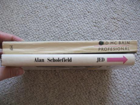 2x staršie knižky,