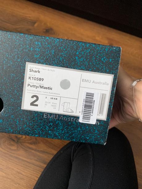 Emu australia shark 33/34, 34