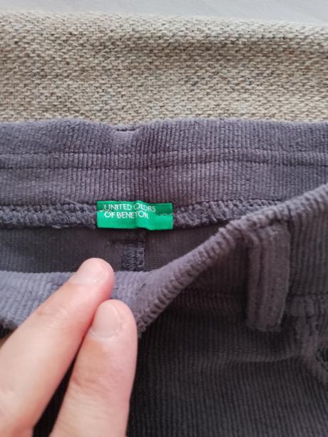 Menčestrové džegíny tmavo šedé, benetton,146