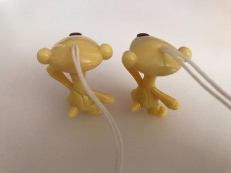 Postavicky 2 ks rovnake, výška cca 3cm,