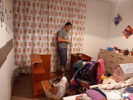 Dievčenský záves,