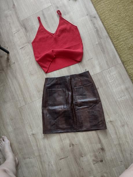 Hnedá kožená mini sukňa, 36
