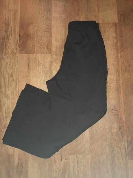 Široké  tepláky, h&m,s