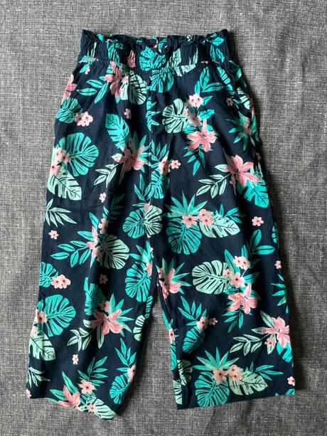 Letne 3/4 nohavice, kik,140