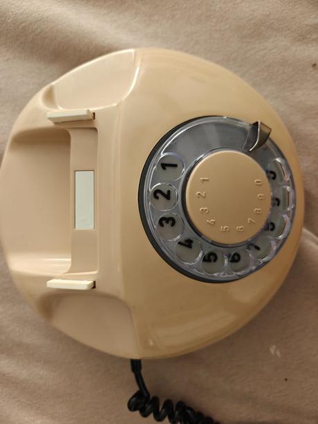 Retro telefon tesla, 