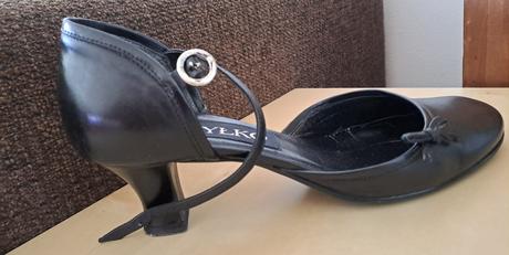 Čierne lodičky veĺ.37,5, 37