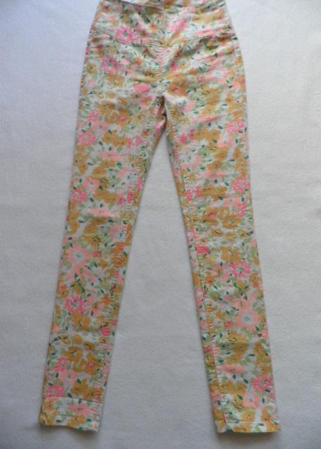 Pekné elastické nohavice, 152