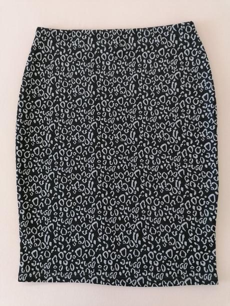 Sukňa s gombičkami, m