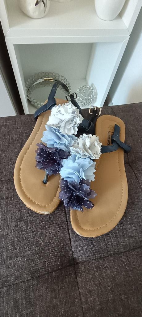 Nádherne sandálky s kvetinkami, young dimension,31