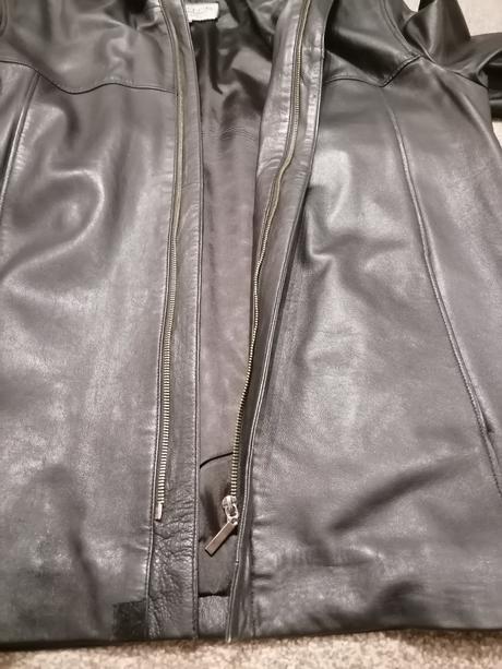 Kožená bunda, 54