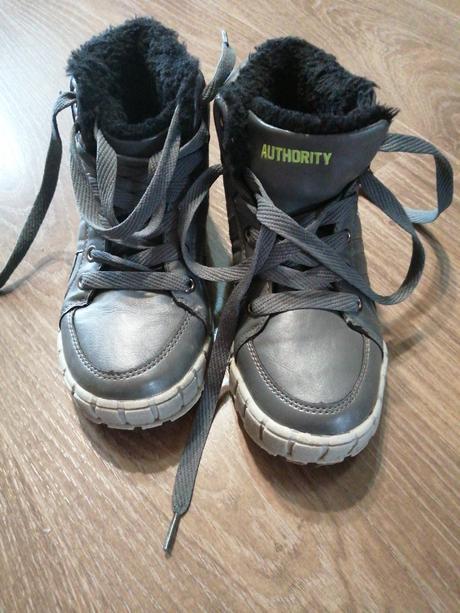 Zimne topanky, authority,32
