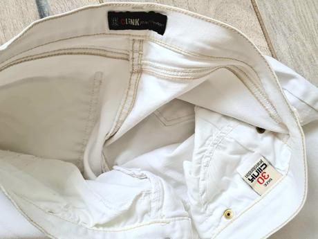 Zvonové džínsy, 38