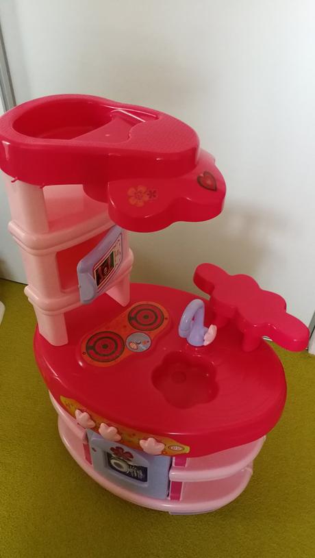 Barbie kuchynka s príslušenstvom,