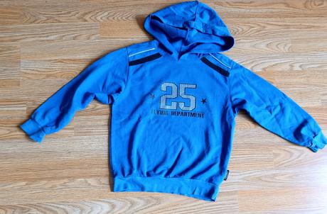 Mikina s kapucňou a tepláky, 122–134