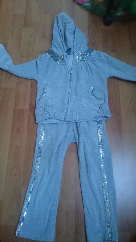 Teplakova suprava s flitrami, zara,104