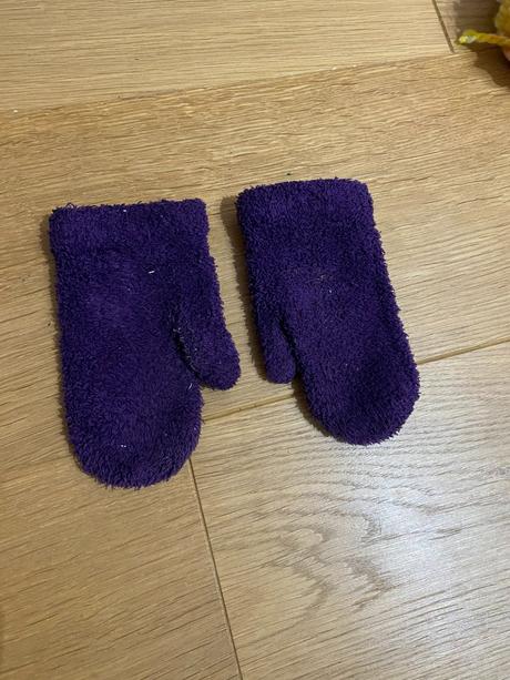 Dievčenské rukavice, 92