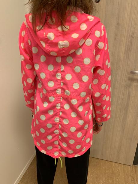 Tenká vetrovka, 158