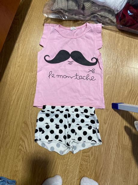 Kraťasy a tričko, 92