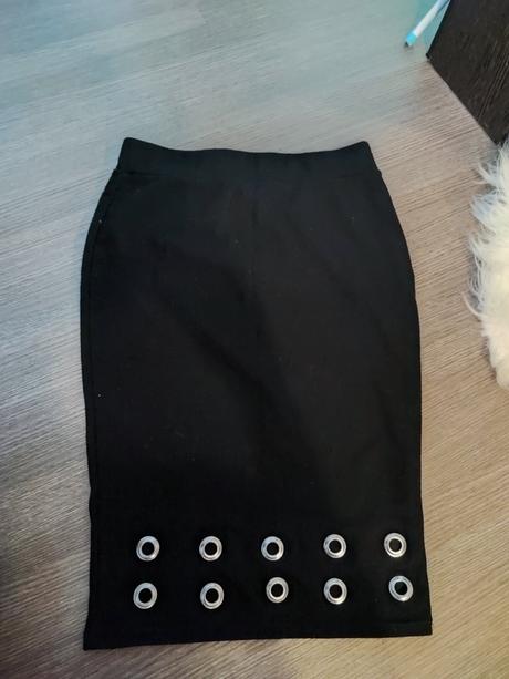 Čierna sukňa veľ. 36, amisu,36