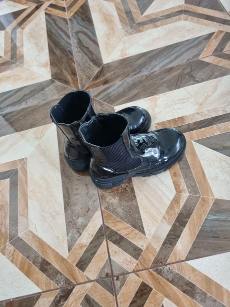 Topanky na jesen, nelli blu,31