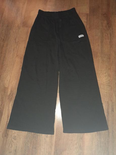 Široké  tepláky, h&m,s