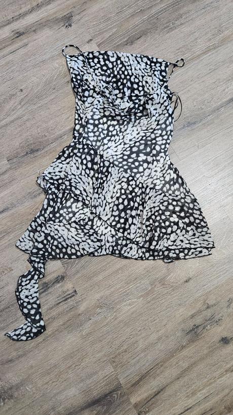 Asymetricke saty, zara,s
